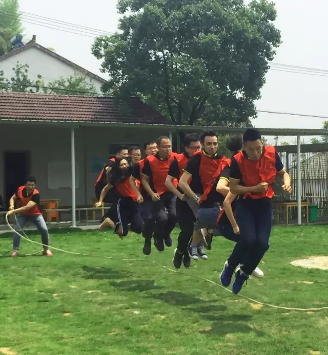 “向梦想出发” 币游国际销售团建活动完善绽放