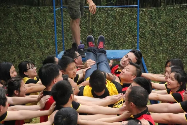 “向梦想出发” 币游国际销售团建活动完善绽放